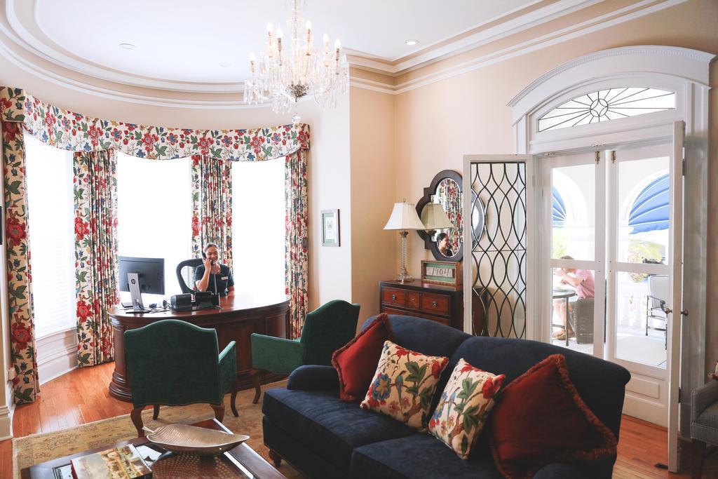 Rosedon Hotel Pembroke Екстериор снимка