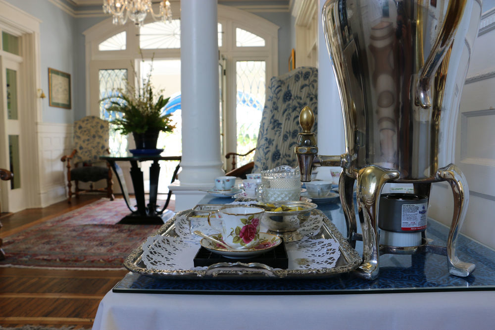Rosedon Hotel Pembroke Екстериор снимка