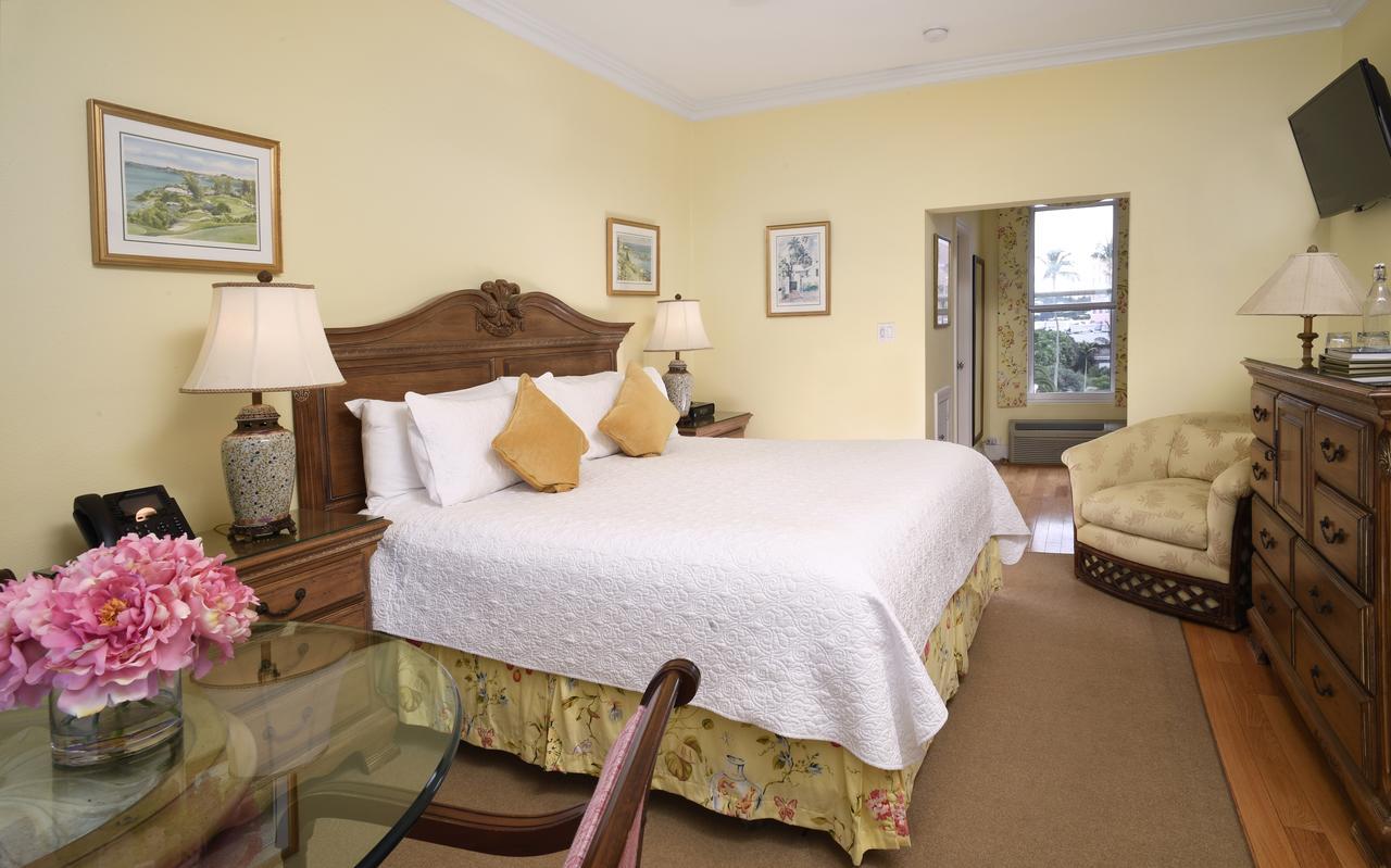 Rosedon Hotel Pembroke Екстериор снимка