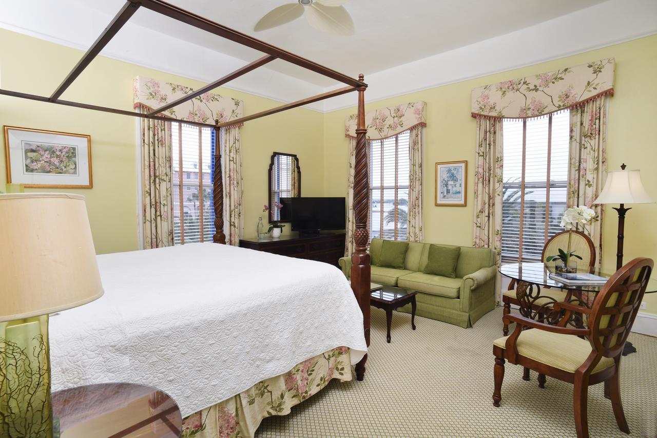 Rosedon Hotel Pembroke Екстериор снимка