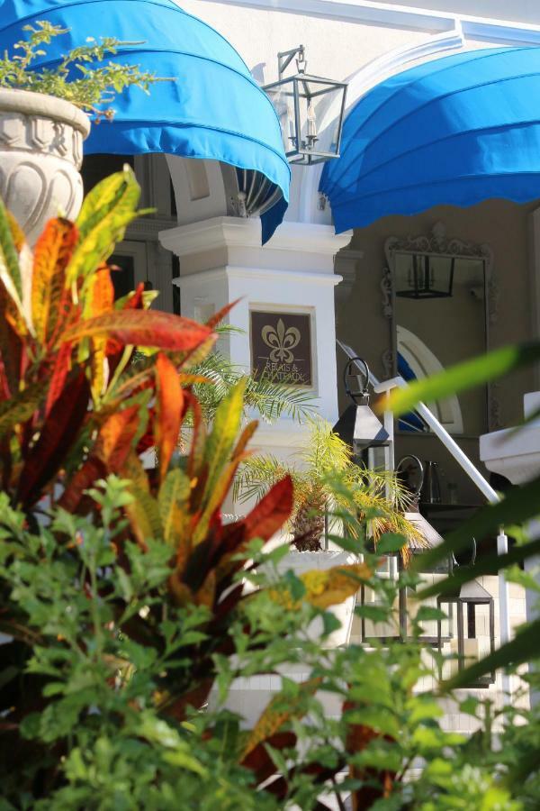 Rosedon Hotel Pembroke Екстериор снимка