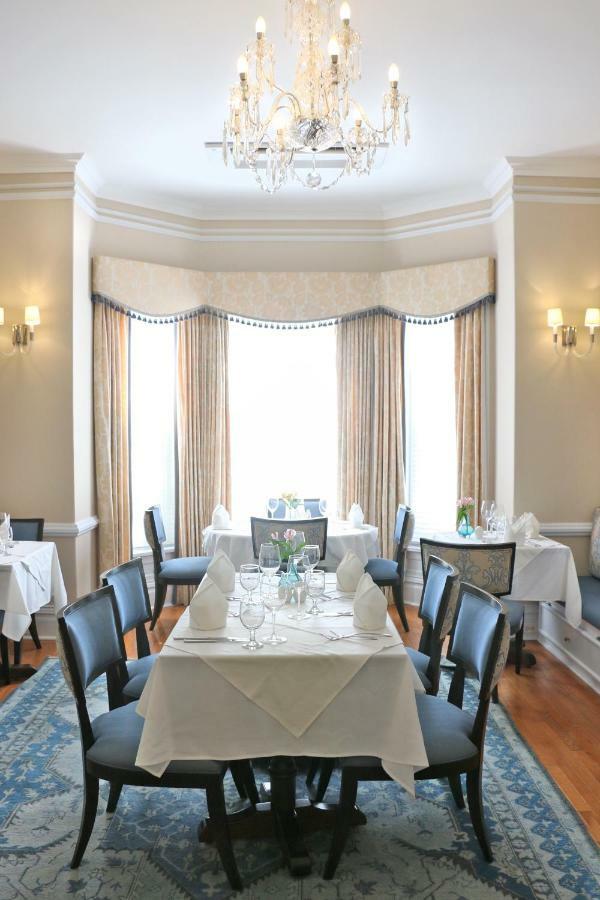 Rosedon Hotel Pembroke Екстериор снимка