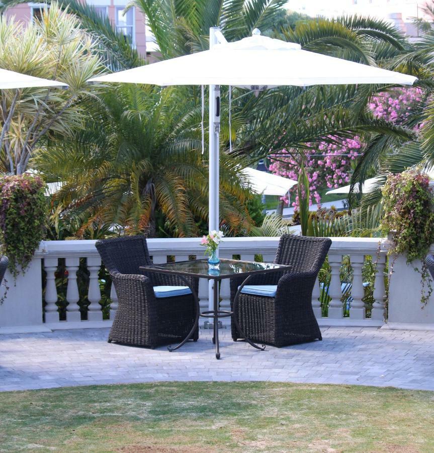 Rosedon Hotel Pembroke Екстериор снимка